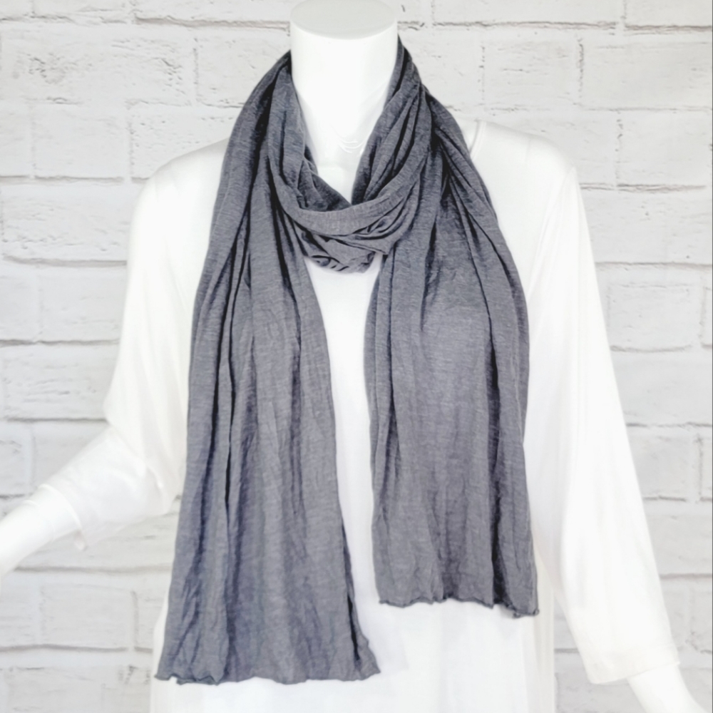 Comfy USA Gray Crinkle Scarf